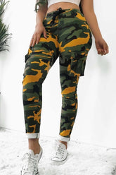 Pantalones casuales ajustados con estampado de camuflaje